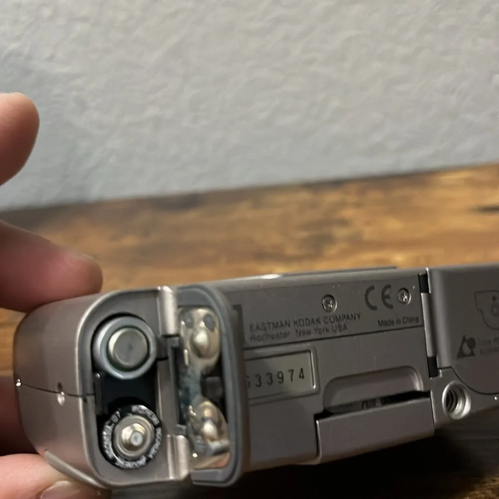Kodak Advantix C400 Silver Film Camera with Black Case and Tripod
